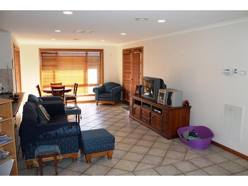 35 WHERNSIDE DRIVE, Wodonga VIC 3690