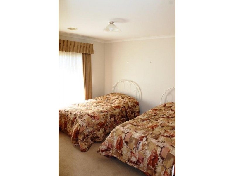 35 WHERNSIDE DRIVE, Wodonga VIC 3690