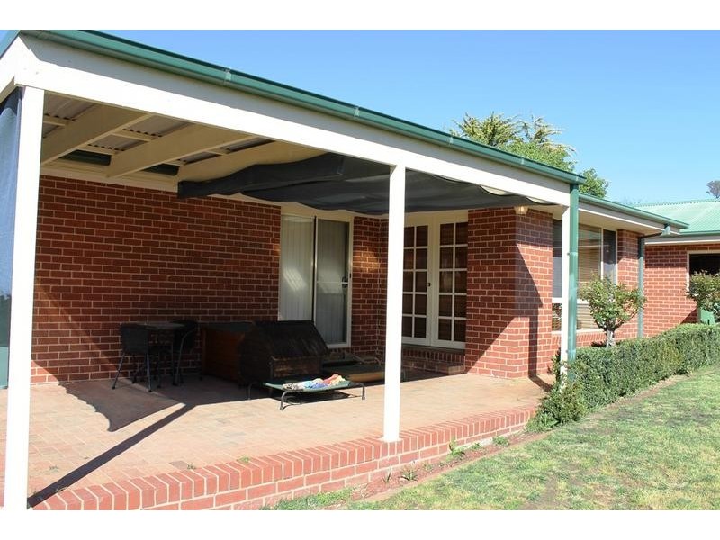 35 WHERNSIDE DRIVE, Wodonga VIC 3690