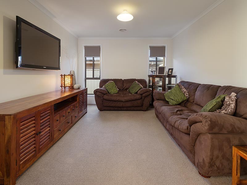 42 BREMER AVENUE, Wodonga VIC 3690