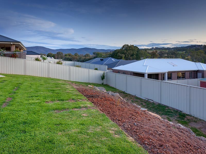 42 BREMER AVENUE, Wodonga VIC 3690