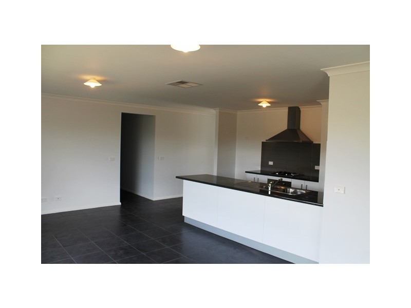 2 VICTORIA CROSS PARADE, Wodonga VIC 3690
