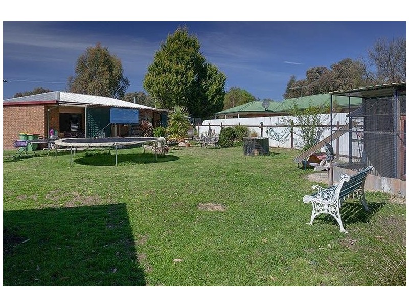 7 PALMERSTON STREET, Barnawartha VIC 3688