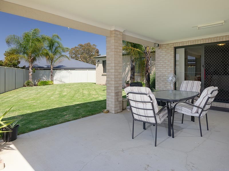 19 GOLFLINKS AVENUE, Wodonga VIC 3690