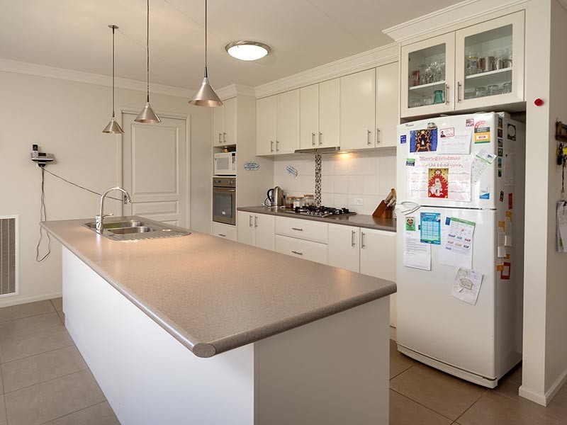 19 GOLFLINKS AVENUE, Wodonga VIC 3690