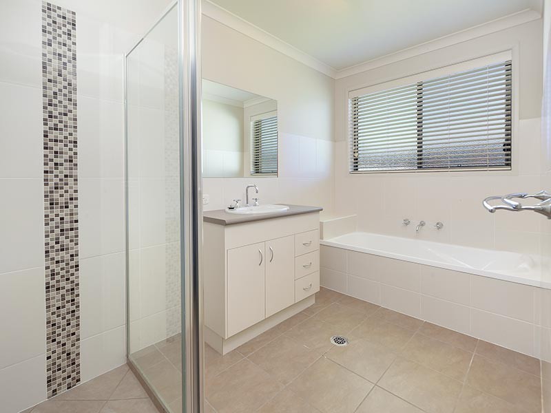 19 GOLFLINKS AVENUE, Wodonga VIC 3690