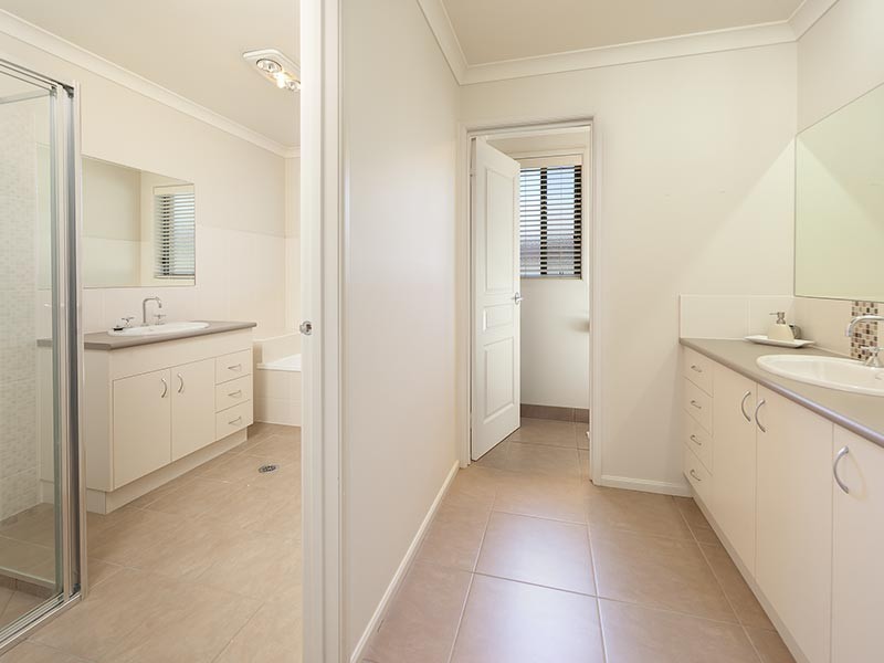 19 GOLFLINKS AVENUE, Wodonga VIC 3690