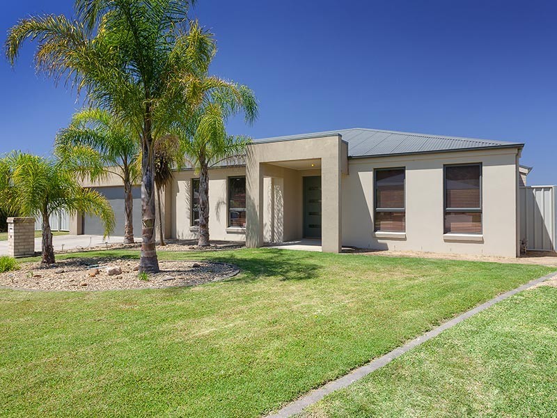 19 GOLFLINKS AVENUE, Wodonga VIC 3690
