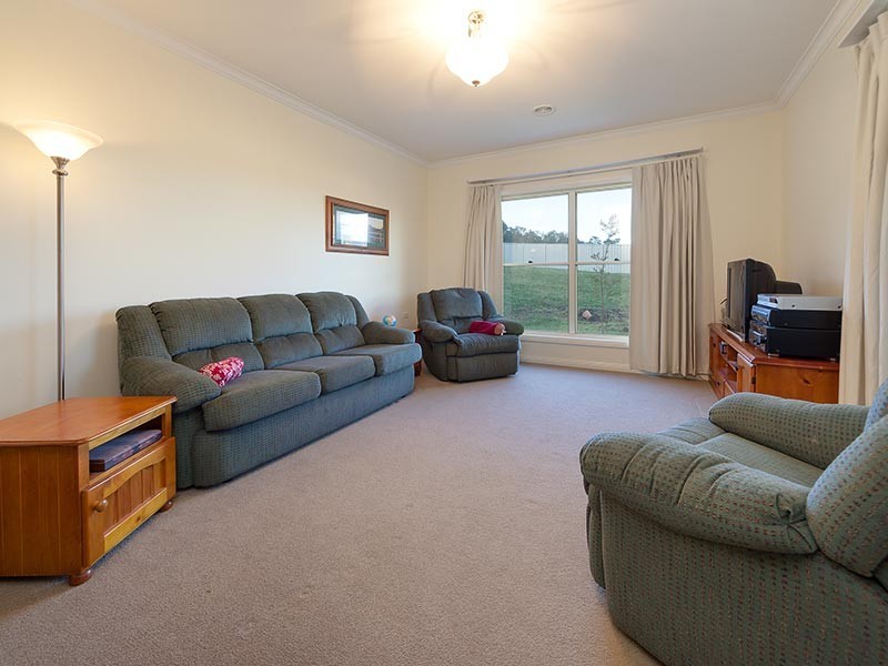 19 BREWER DRIVE, Wodonga VIC 3690