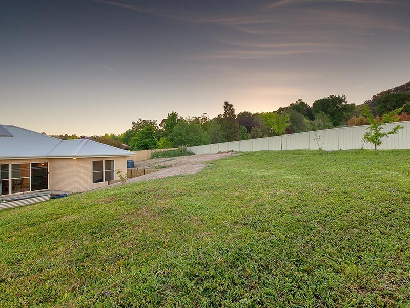 19 BREWER DRIVE, Wodonga VIC 3690