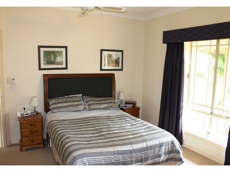 10 SOUTHERN VIEW DRIVE, Albury NSW 2640