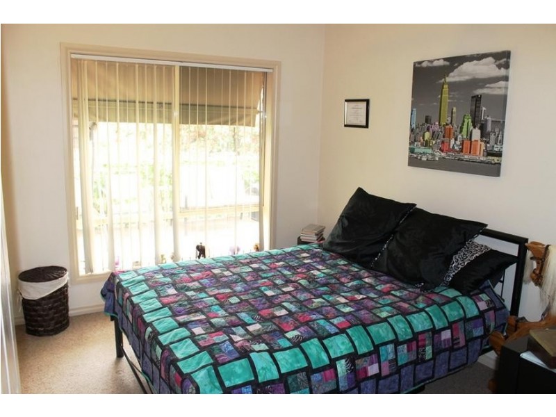 10 SOUTHERN VIEW DRIVE, Albury NSW 2640