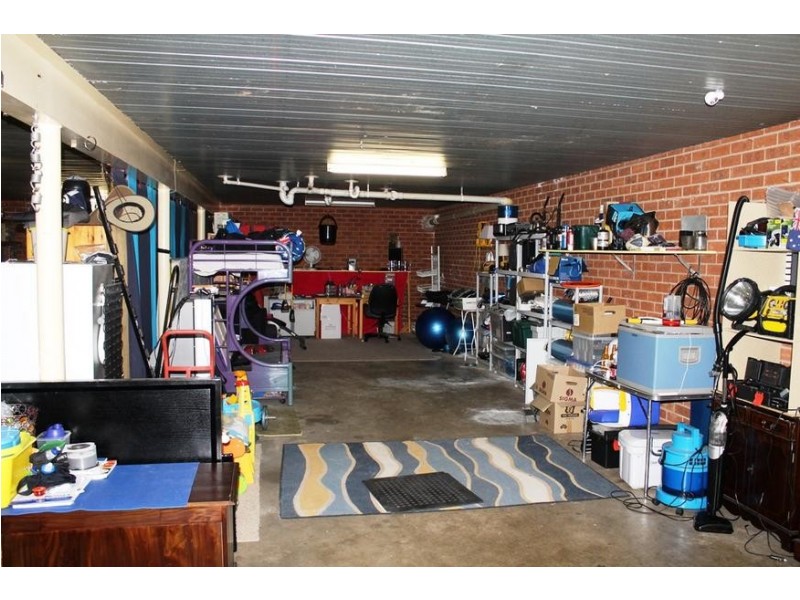 10 SOUTHERN VIEW DRIVE, Albury NSW 2640