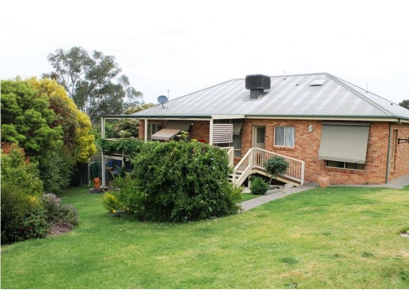 10 SOUTHERN VIEW DRIVE, Albury NSW 2640