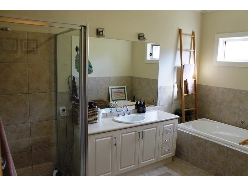 5 WILLOUGHBY AVENUE, Wodonga VIC 3690