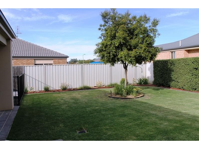 5 WILLOUGHBY AVENUE, Wodonga VIC 3690