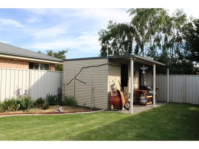 5 WILLOUGHBY AVENUE, Wodonga VIC 3690