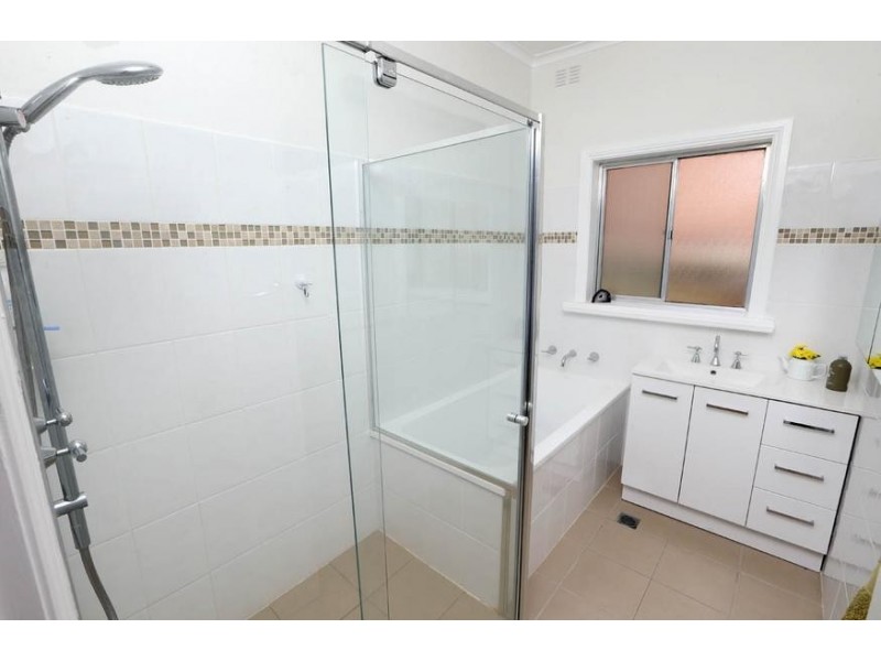 615 READ PLACE, Albury NSW 2640