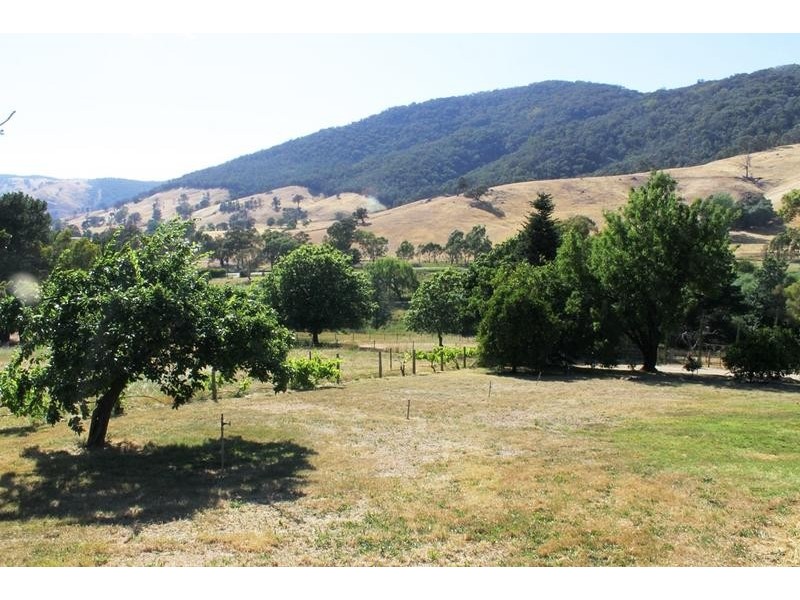 2179 BEECHWORTH WODONGA ROAD, Wodonga VIC 3690