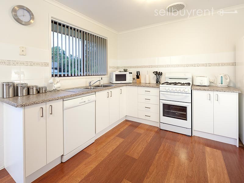 4 WILTSHIRE CRESCENT, Wodonga VIC 3690