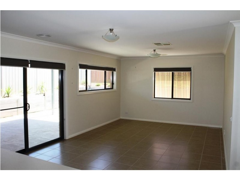 1 INNISBROOK AVENUE, Wodonga VIC 3690