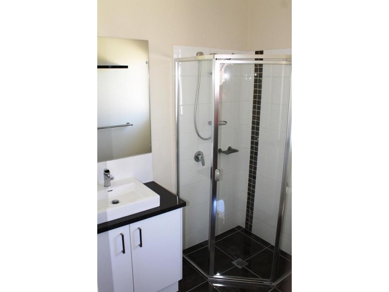 1 INNISBROOK AVENUE, Wodonga VIC 3690