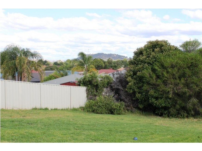 2 SWIFT COURT, Wodonga VIC 3690
