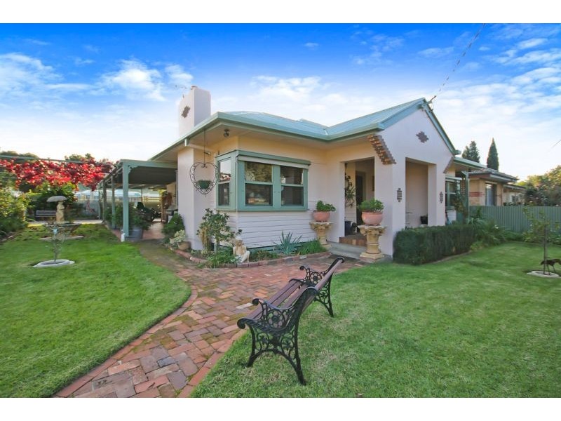 19 BURNLEY STREET, Wodonga VIC 3690
