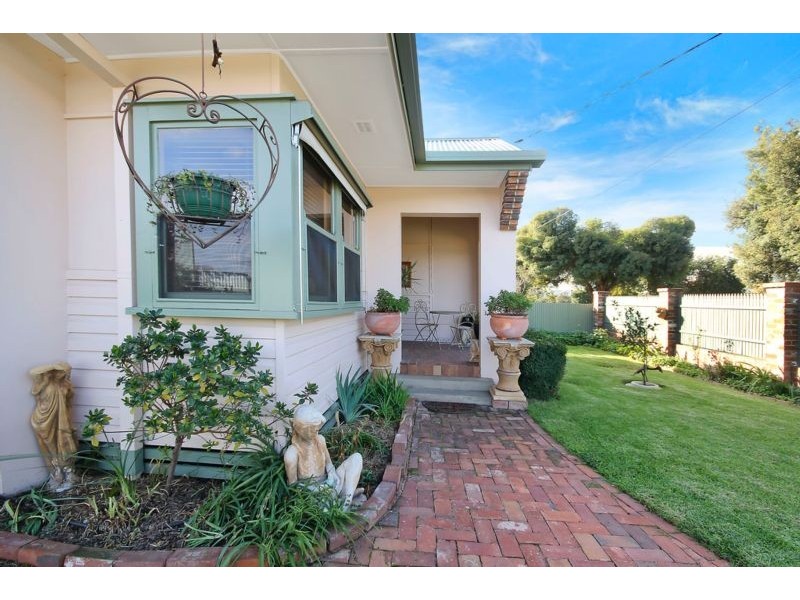 19 BURNLEY STREET, Wodonga VIC 3690