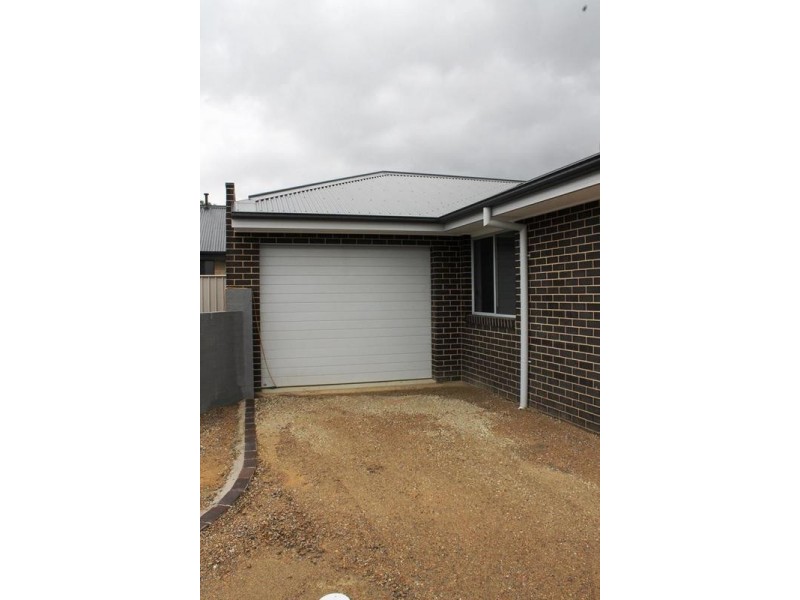 83 JARACARANDA STREET, Albury NSW 2640