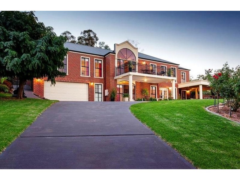 22 AVONDALE DRIVE, Wodonga VIC 3690