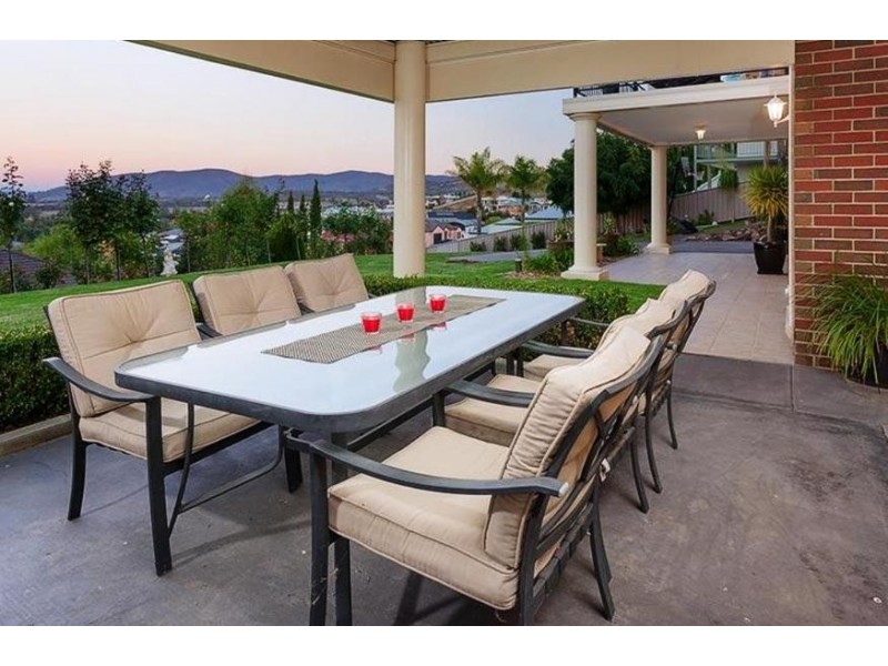 22 AVONDALE DRIVE, Wodonga VIC 3690