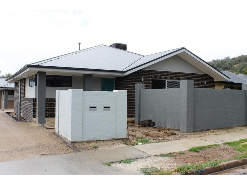 83 JARACARANDA STREET, Albury NSW 2640
