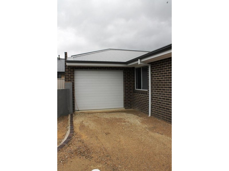 83 JARACARANDA STREET, Albury NSW 2640