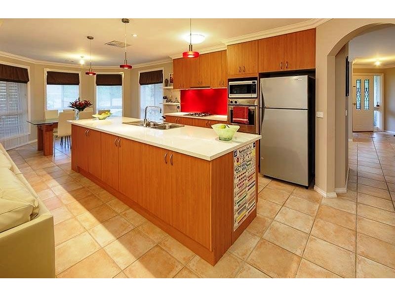 8 PATTERSON AVENUE, Baranduda VIC 3691