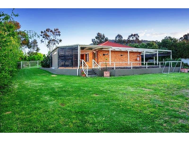 8 PATTERSON AVENUE, Baranduda VIC 3691