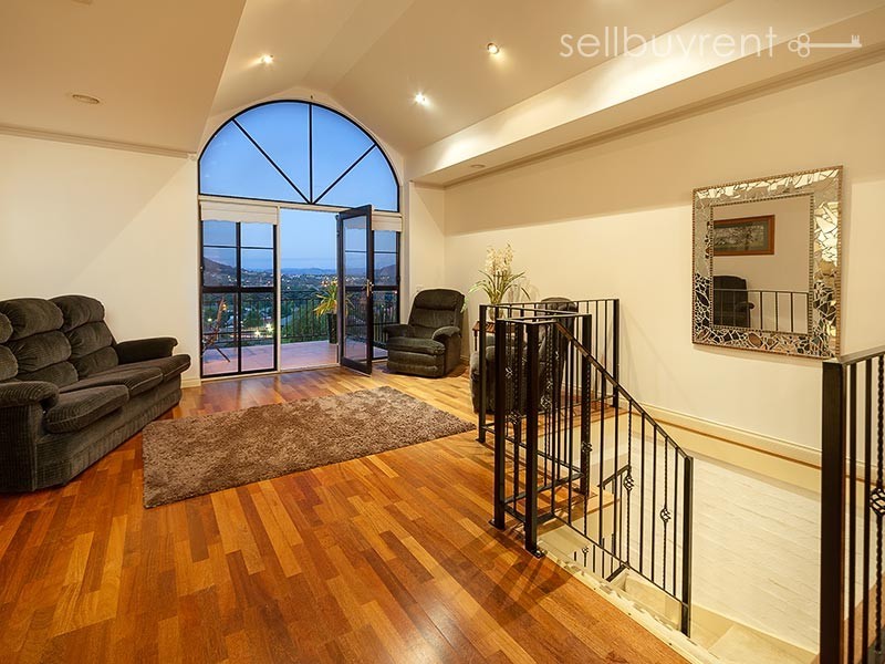 22 AVONDALE DRIVE, Wodonga VIC 3690