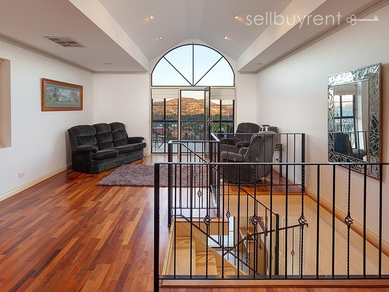 22 AVONDALE DRIVE, Wodonga VIC 3690