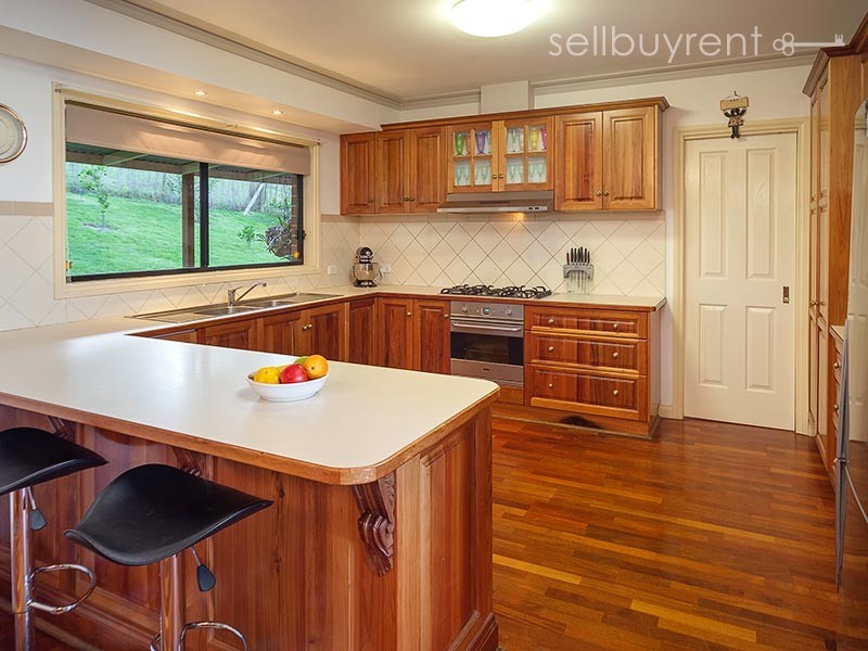 22 AVONDALE DRIVE, Wodonga VIC 3690