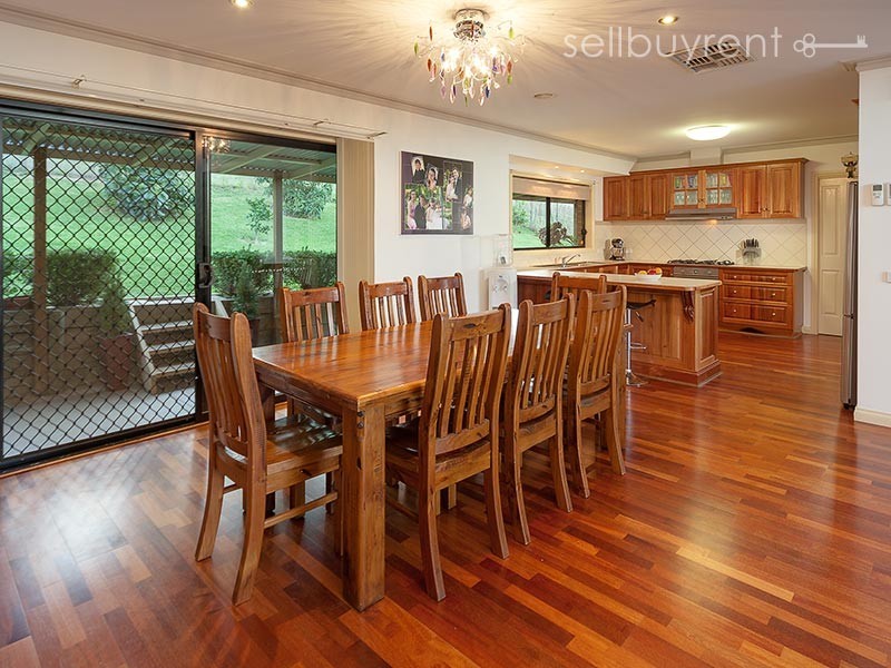 22 AVONDALE DRIVE, Wodonga VIC 3690
