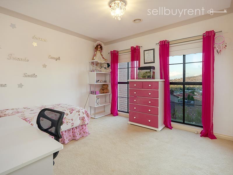 22 AVONDALE DRIVE, Wodonga VIC 3690