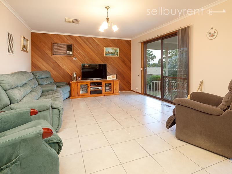 11 BEARD CRESCENT, Wodonga VIC 3690