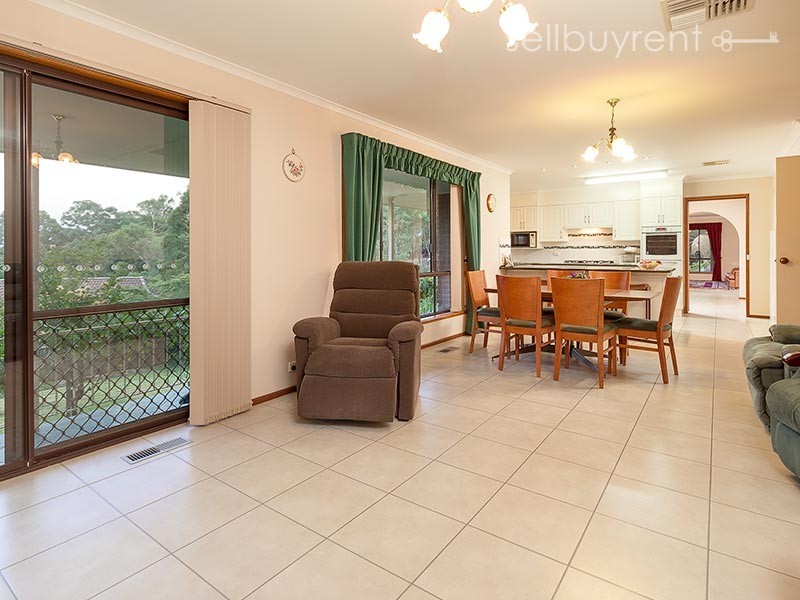 11 BEARD CRESCENT, Wodonga VIC 3690