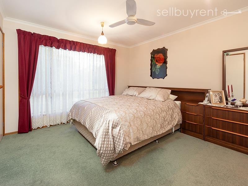 11 BEARD CRESCENT, Wodonga VIC 3690