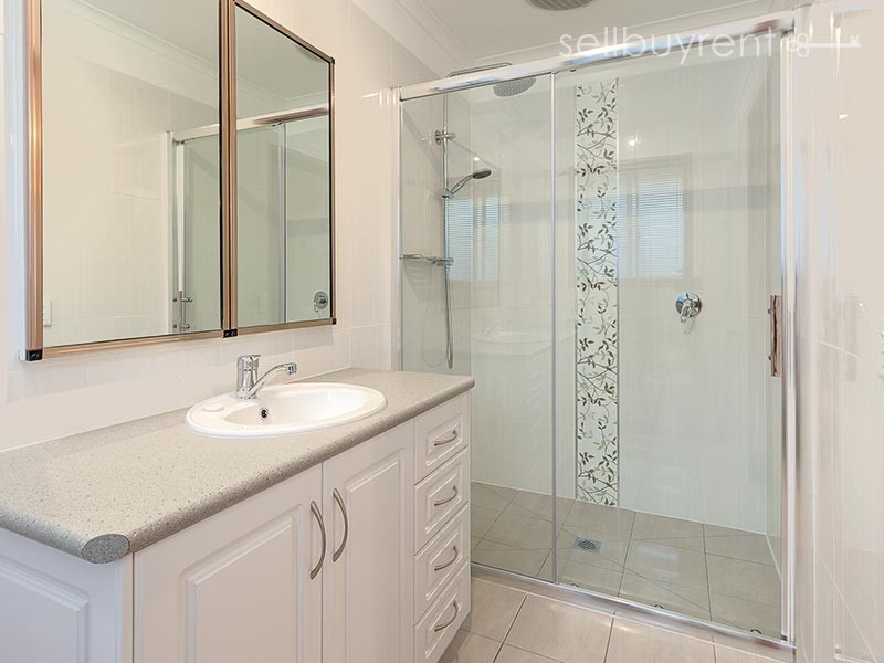 11 BEARD CRESCENT, Wodonga VIC 3690
