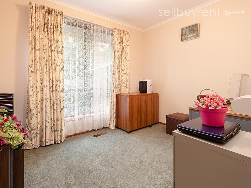 11 BEARD CRESCENT, Wodonga VIC 3690