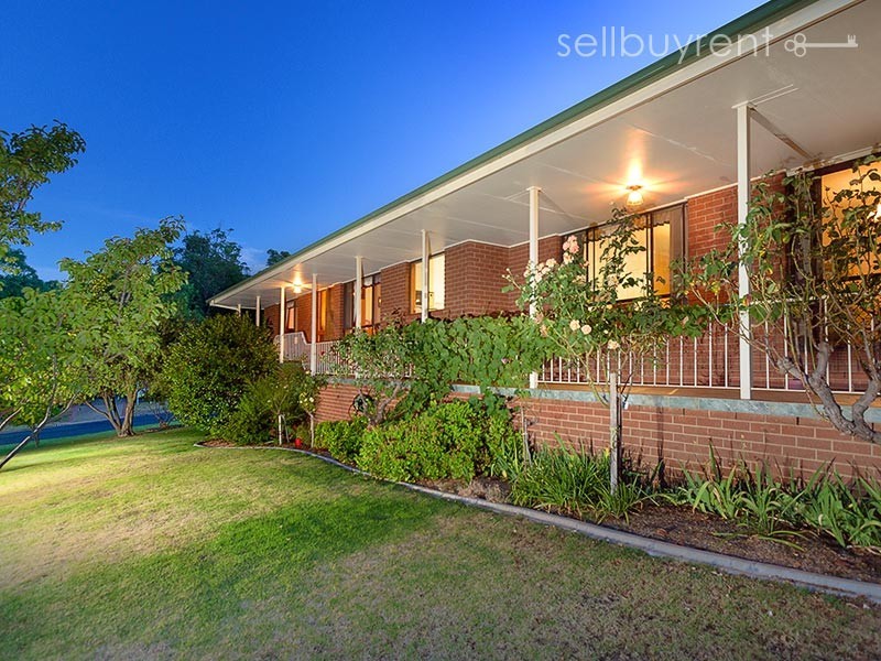 11 BEARD CRESCENT, Wodonga VIC 3690