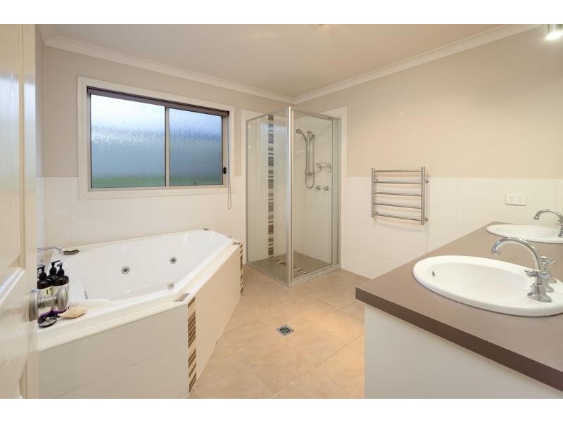 131 DE KERILLEAU DRIVE, Wodonga VIC 3690