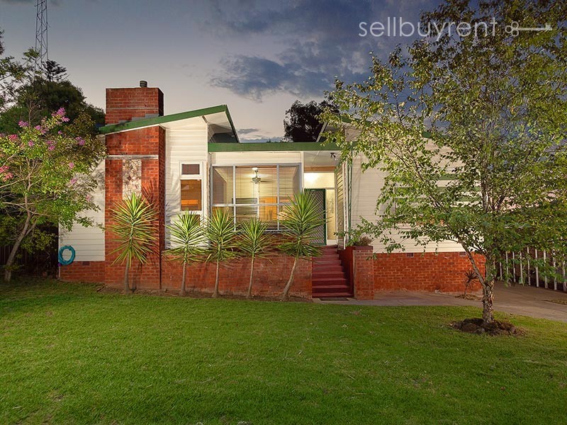387 ALANA STREET, Albury NSW 2640