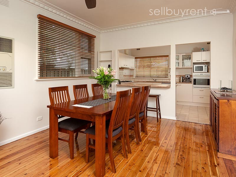 387 ALANA STREET, Albury NSW 2640